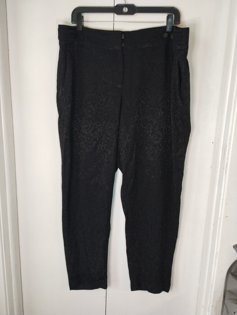 LOFT Black Textured Cropped Pants